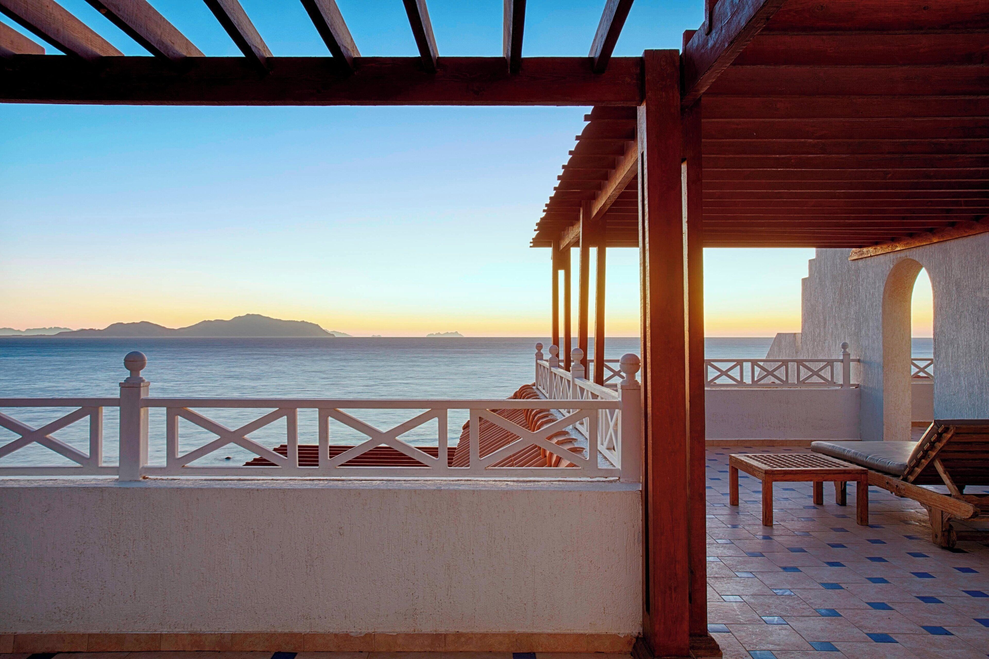 Pillowtop beds, minibar, in-room safe, desk