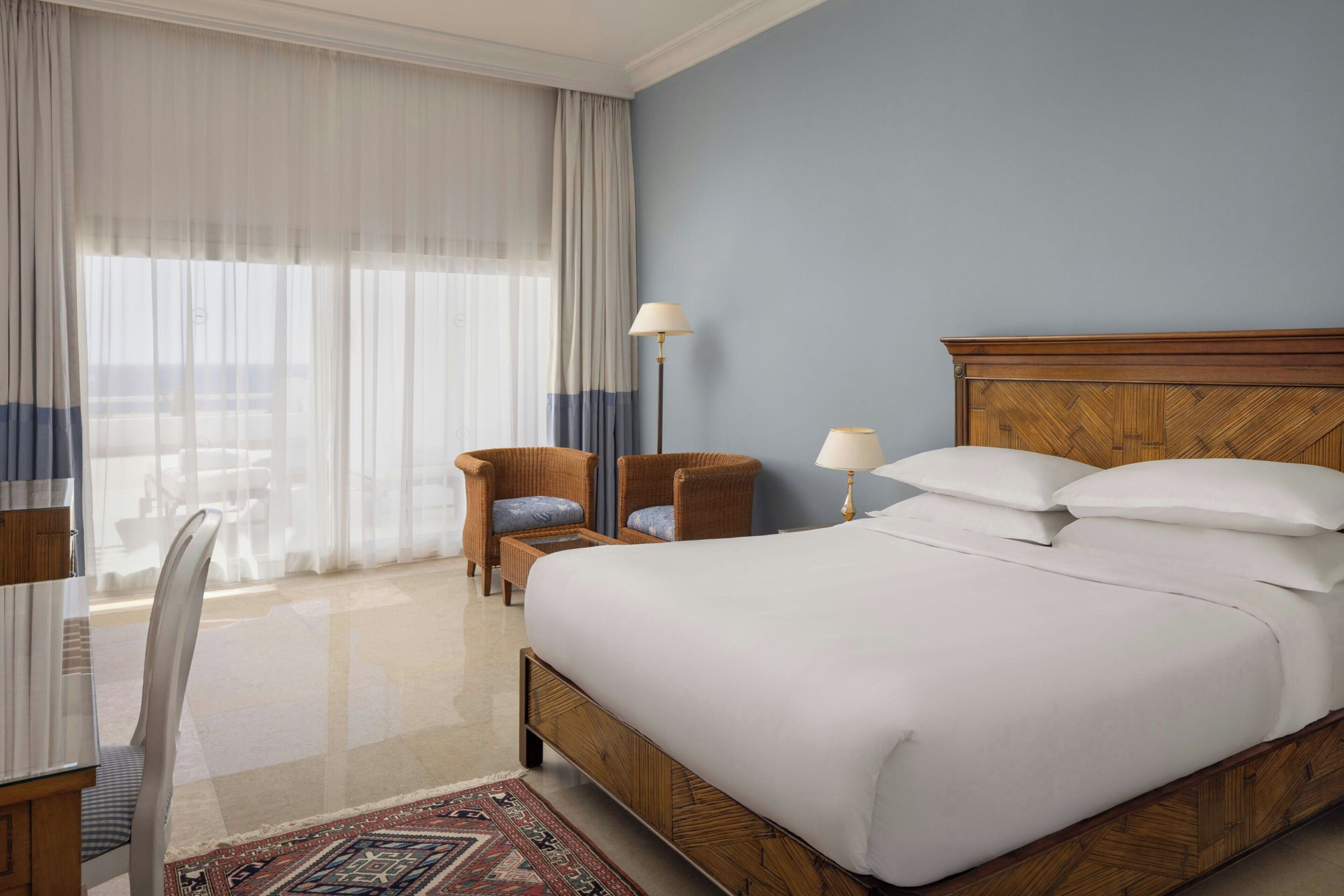 ห้องเพรสซิเดนเชียลสวีท, ระเบียง, วิวทะเล (High Floor) | เตียงพร้อมฟูกเสริมที่นอน, มินิบาร์, ตู้นิรภัยในห้องพัก, โต๊ะทำงาน