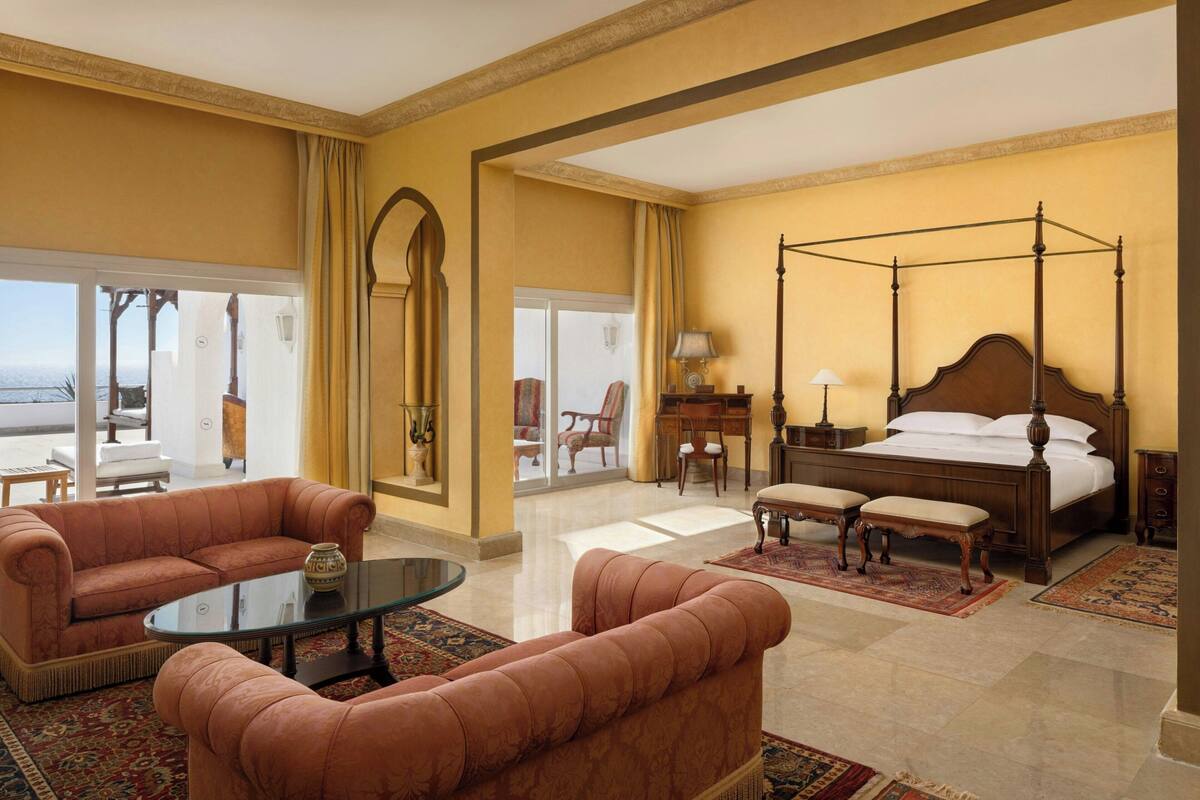 Royal Suite, Private Pool, Sea View (High Floor, Balcony, Kitchenette)