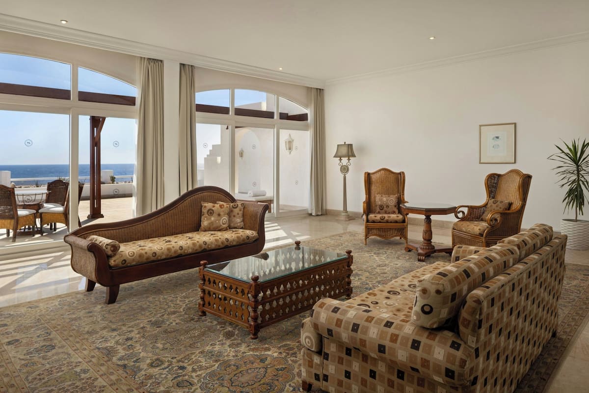 Presidential Suite, Balcony, Sea View (High Floor) | Living room