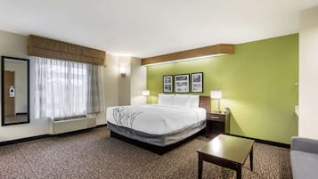 Pillowtop beds, in-room safe, desk, blackout drapes