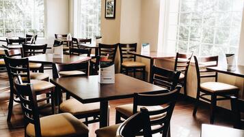 Petit déjeuner buffet compris tous les jours