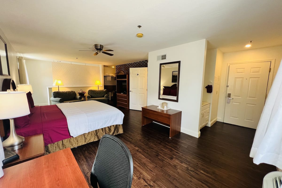 Chambre, Plusieurs lits, non-fumeur (Pet Friendly) | Coffre-fort, décor unique, ameublement unique