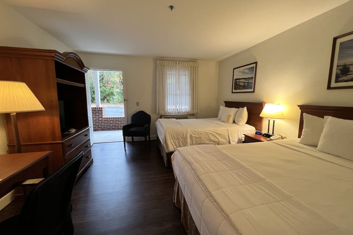 Chambre, 2 lits doubles, non-fumeur | Coffre-fort, décor unique, ameublement unique