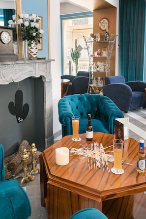 Lobby sitting area - The Jay Hotel by HappyCulture (Nice)