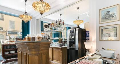 The Jay Hotel by HappyCulture