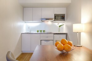 Apartment, 1 Schlafzimmer | Eigene Küche | Kühlschrank, Mikrowelle, Herdplatte, Geschirrspüler