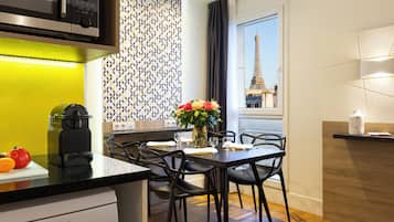 Appartement, 1 chambre (Eiffel Tower View) | Vue de la chambre