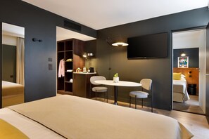 1 bedroom, in-room safe, desk, blackout curtains