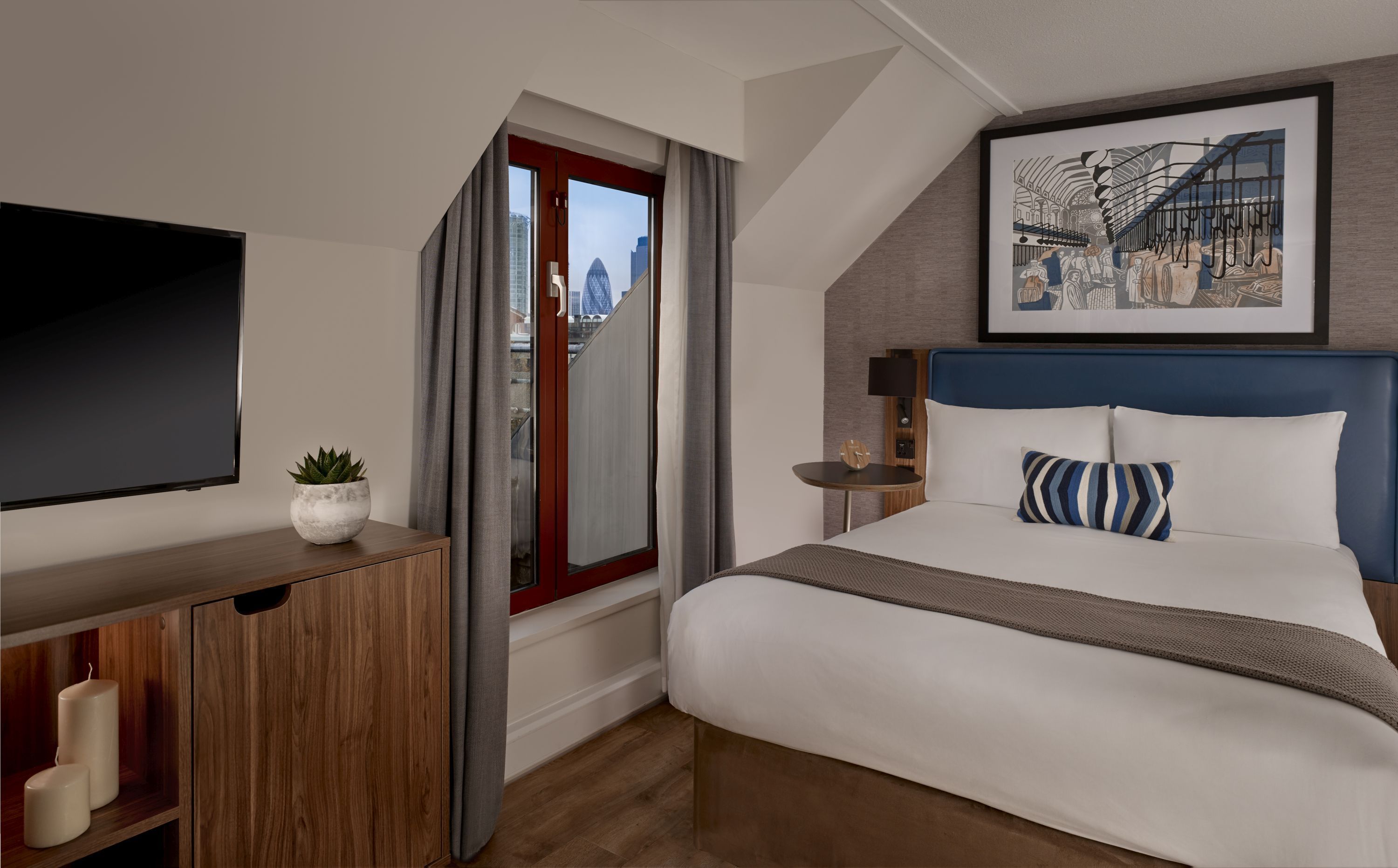 1 bedroom, in-room safe, individually decorated, individually furnished