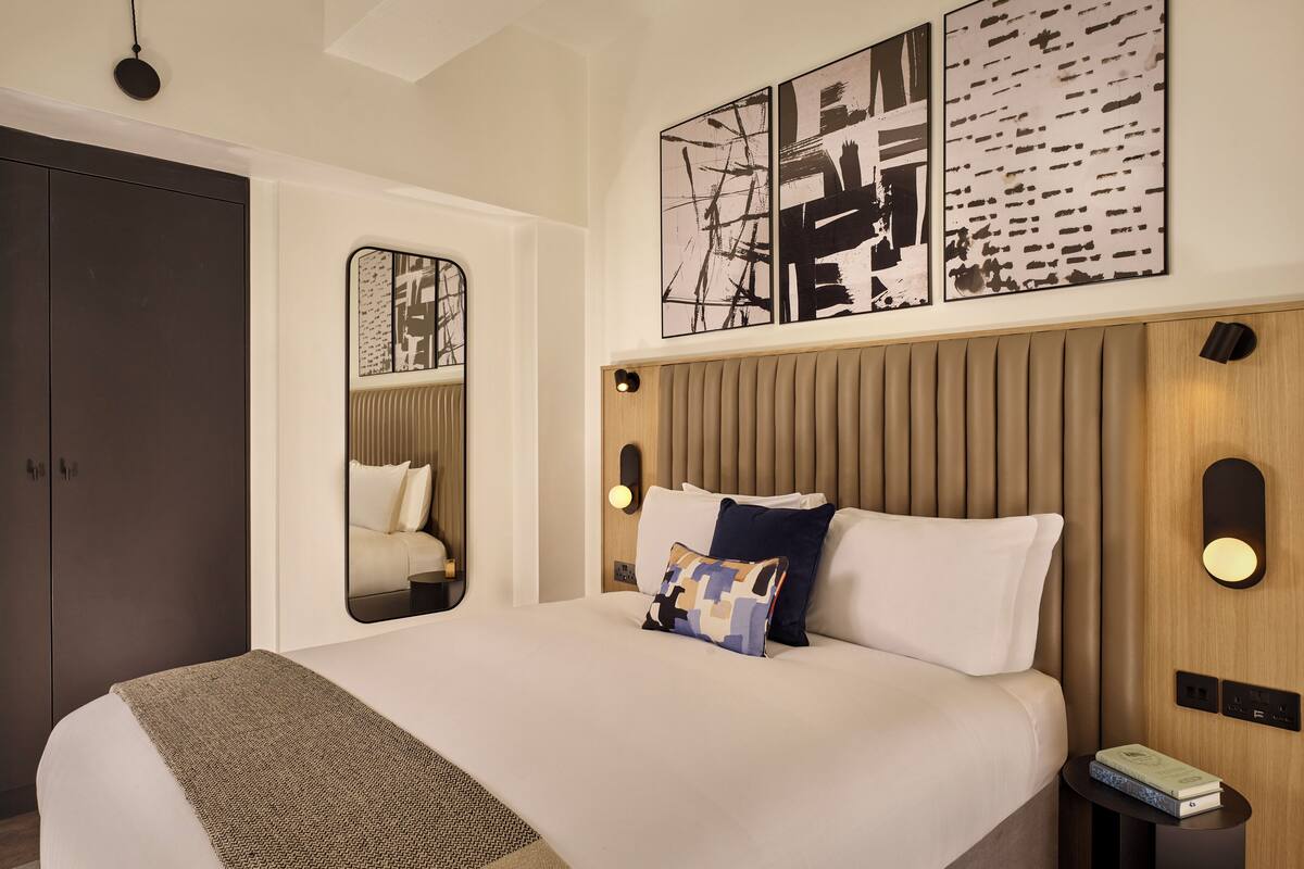 In-room safe, desk, blackout drapes, soundproofing