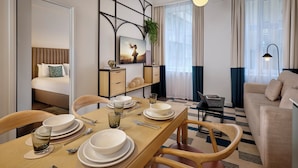 行政公寓, 1 張標準雙人床及 1 張梳化床 (1-Bedroom Apartment Executive) | 客廳
