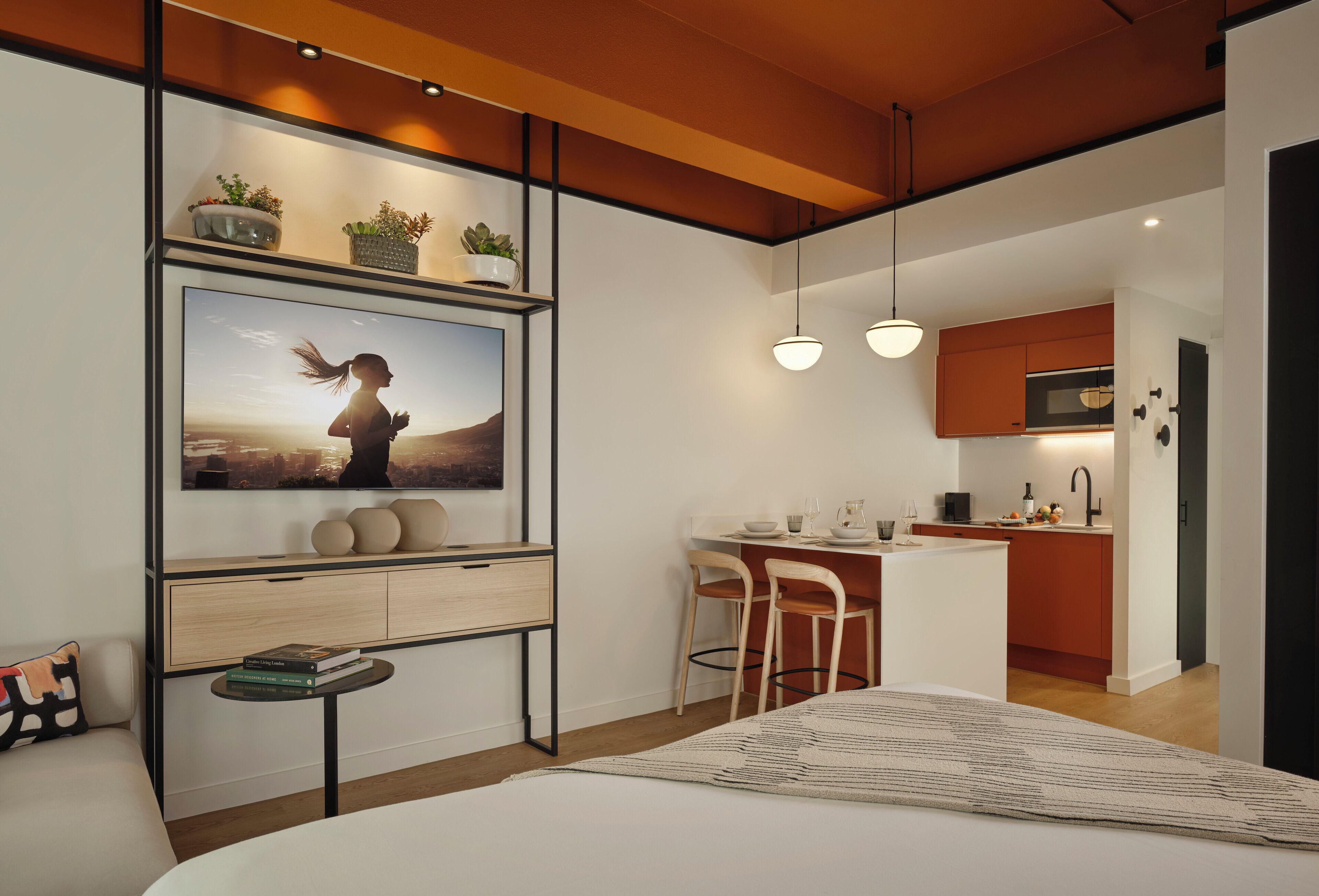 Studio Eksekutif, 1 Tempat Tidur Double (Studio Executive) | Brankas, meja kerja, tirai kedap cahaya, dan kedap suara