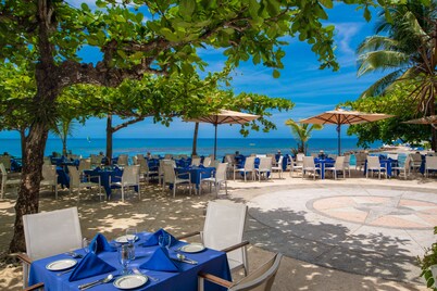 Round Hill Hotel And Villas