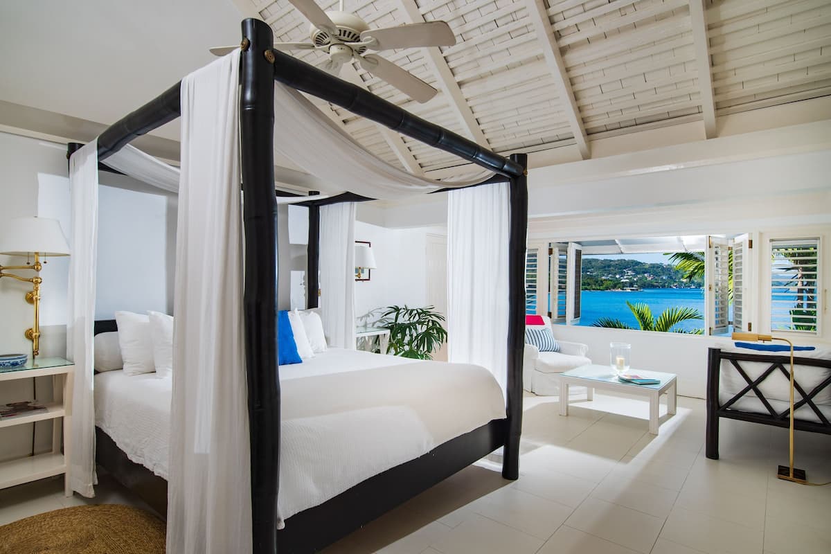 Standard Room, 1 King Bed, Ocean View