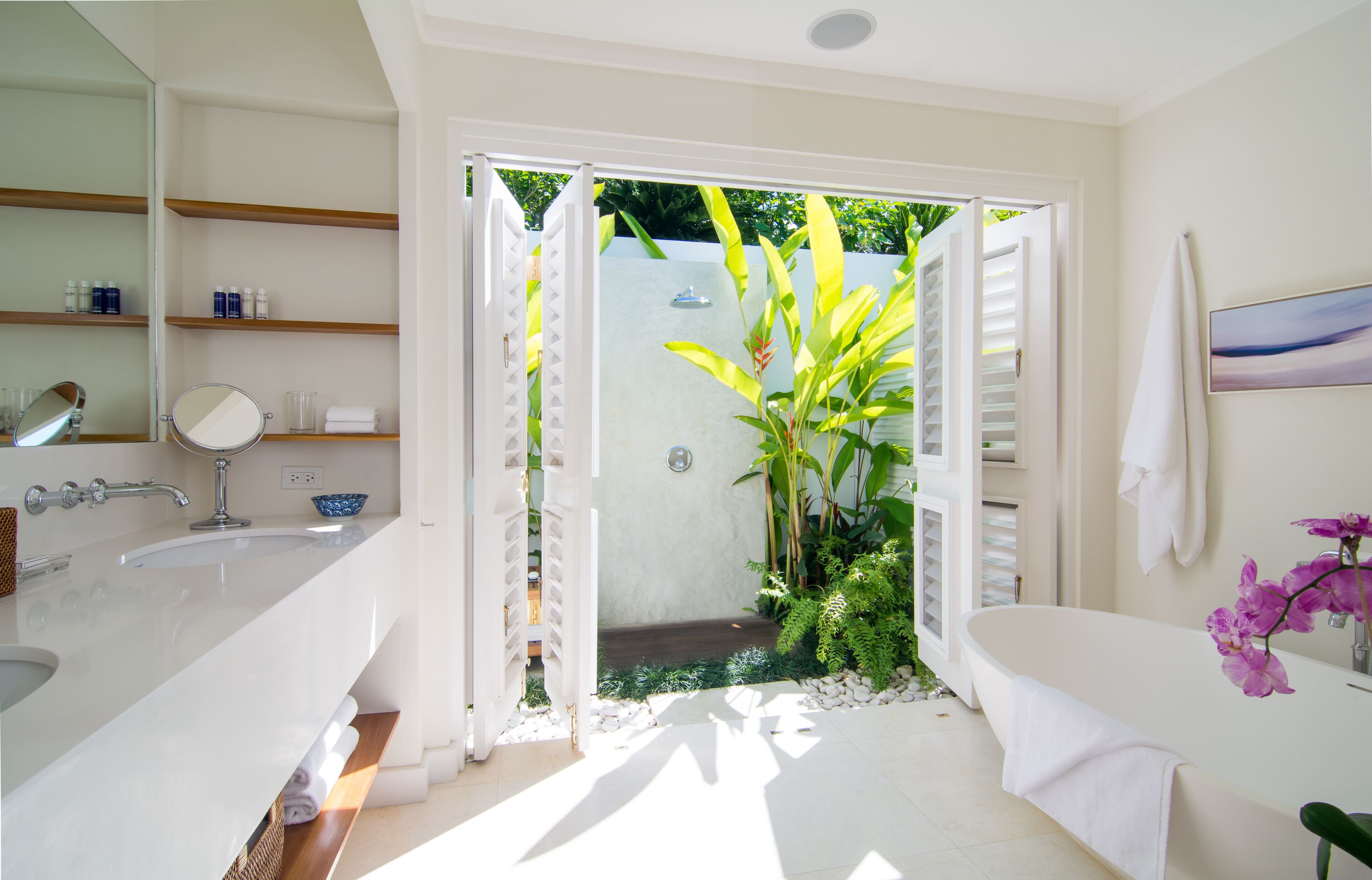 Round Hill Hotel And Villas