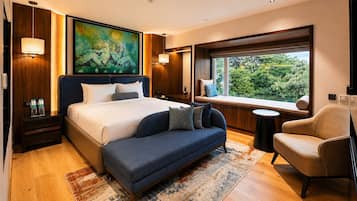 Suite, 1 Katil Raja (King), Non Smoking | Peralatan tempat tidur premium, busa memori, bar mini