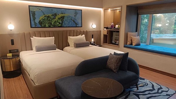 Hochwertige Bettwaren, Betten mit Memory-Foam-Matratzen, Minibar