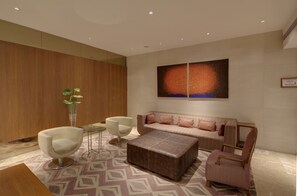 Sala de estar en el lobby