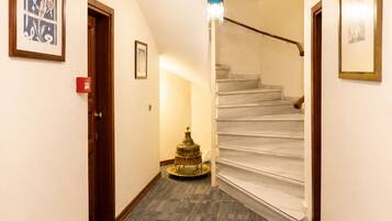 Lorong