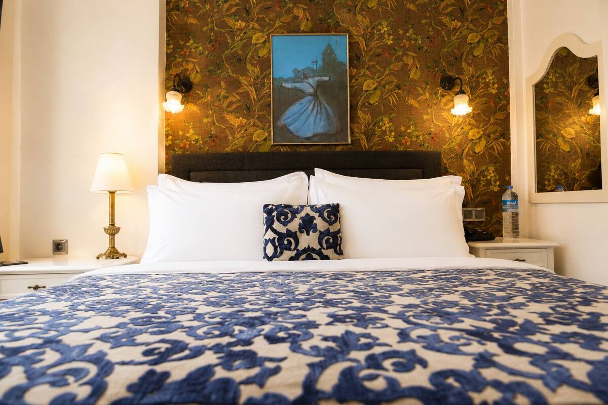 Economy Room/Basement Floor | Premium bedding, in-room safe, desk, soundproofing