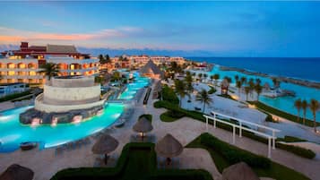 2 outdoor pools