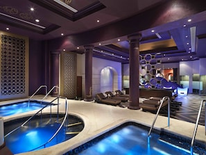 Couples treatment room(s), sauna, hot tub, steam room
