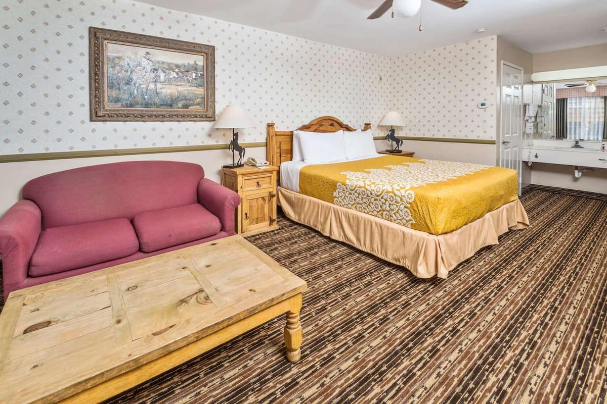 Desk, iron/ironing board, WiFi (free), bed sheets