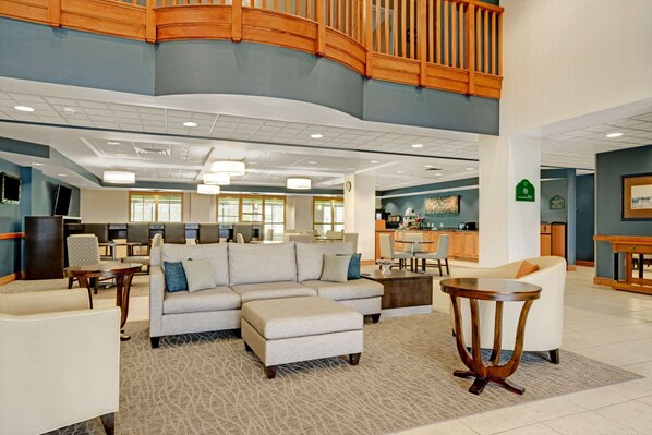 Lobby - Wingate by Wyndham - Fargo (Fargo)