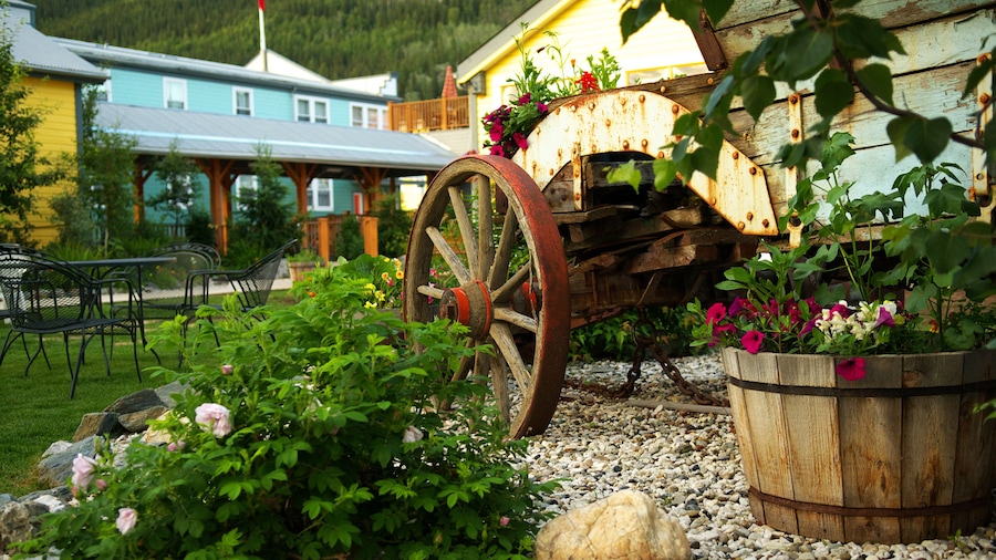 Holland America Dawson City Inn
