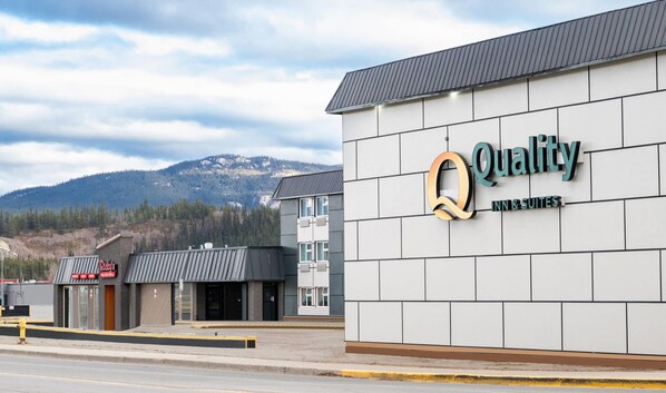 Exterior - Quality Inn & Suites (Whitehorse)
