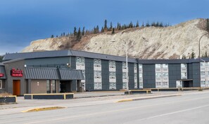 Exterior - Quality Inn & Suites (Whitehorse)