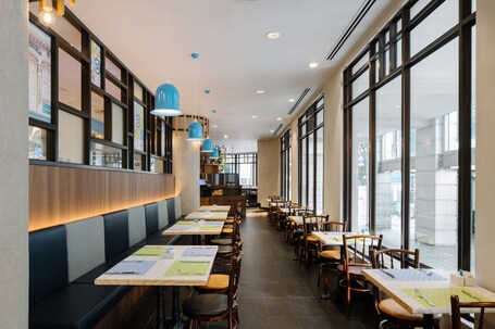 Rendezvous Hotel Singapore by Far East Hospitality - Image 5