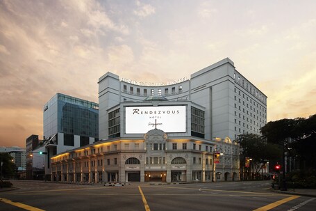 Rendezvous Hotel Singapore by Far East Hospitality - Image 1