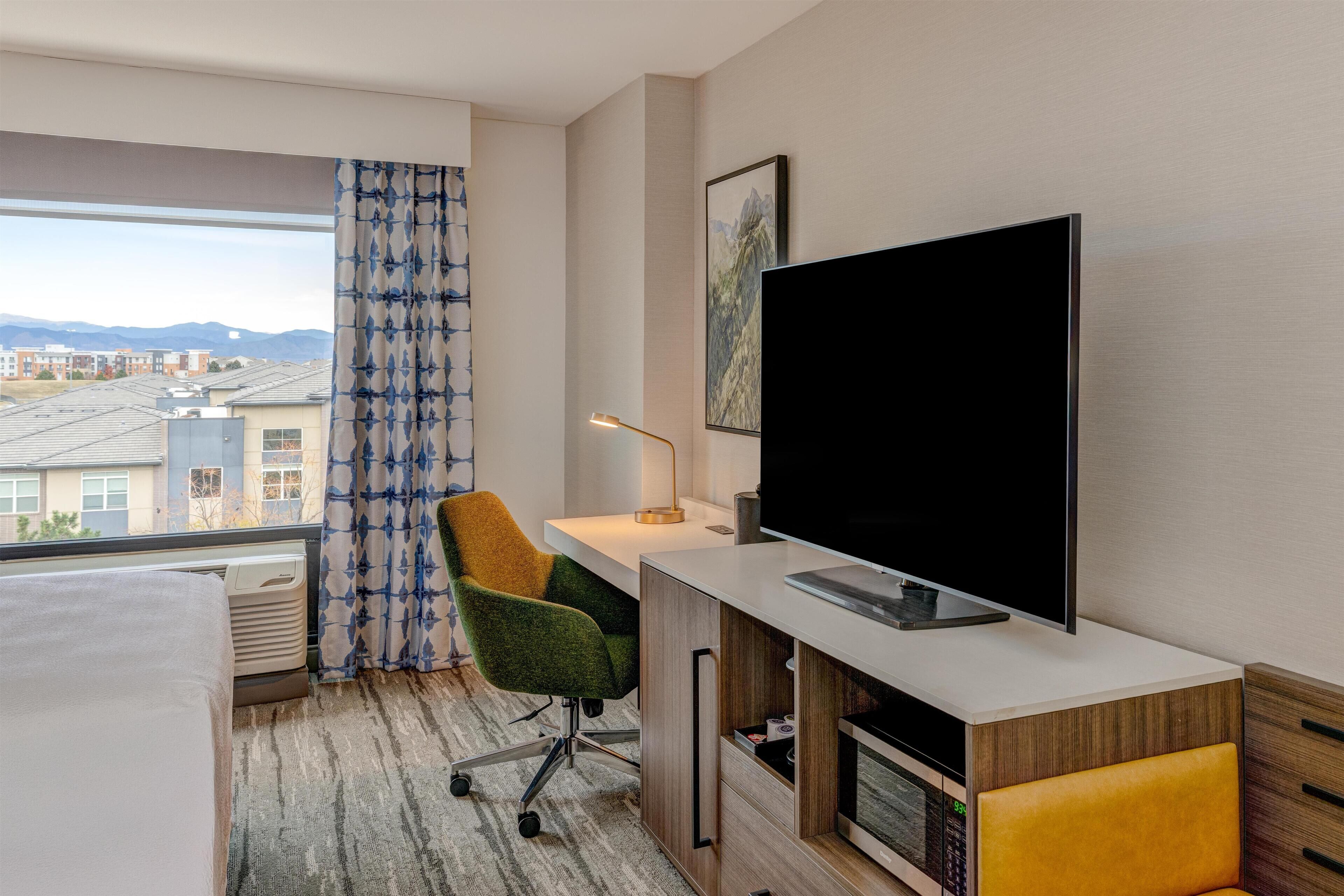 Ropa de cama de alta calidad, colchones Select Comfort y escritorio 