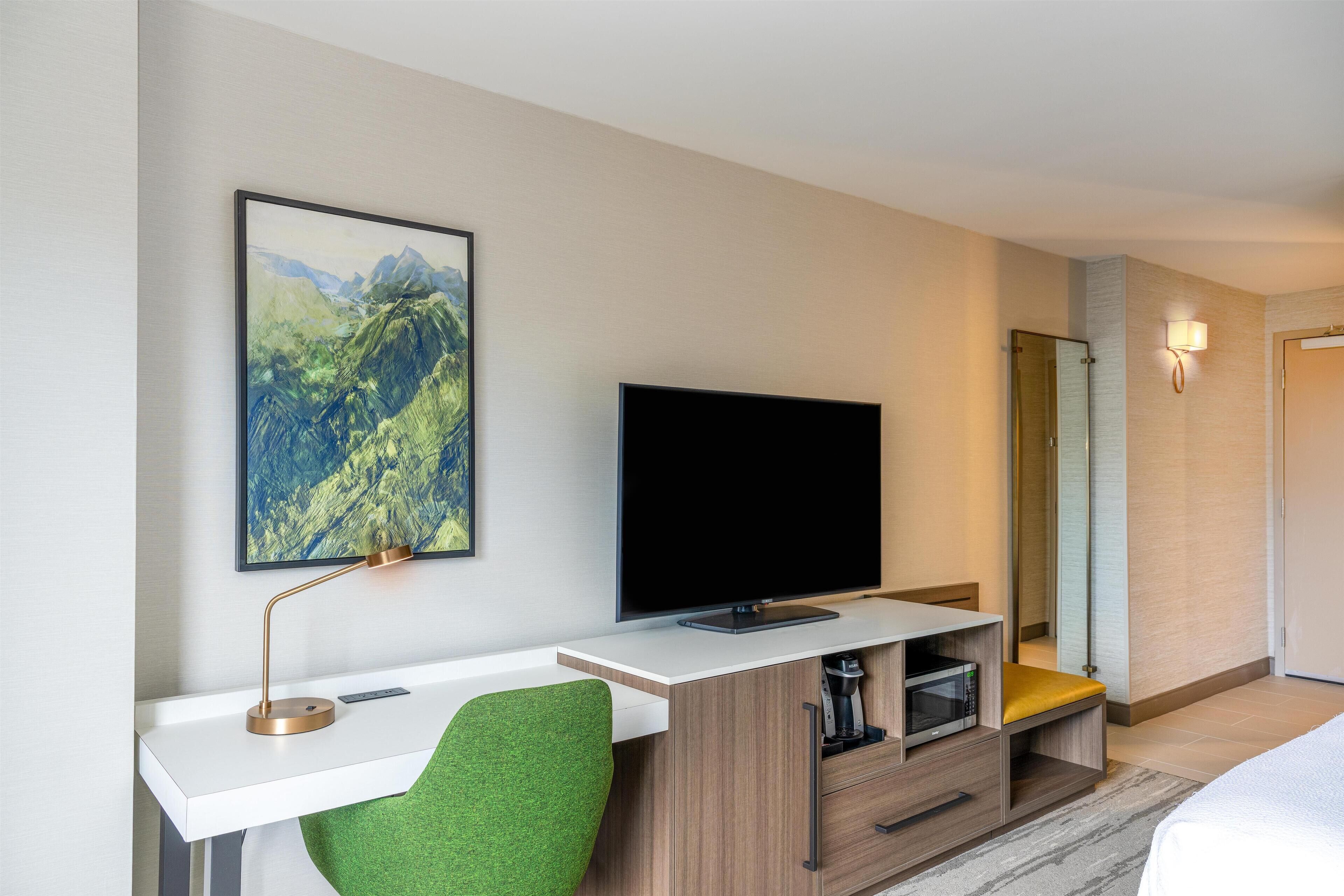 Ropa de cama de alta calidad, colchones Select Comfort y escritorio 