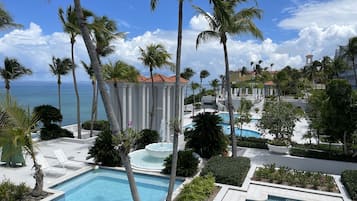 4 piscines extérieures, tentes de plage, parasols de plage