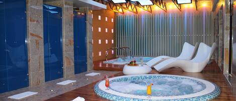 Indoor spa tub