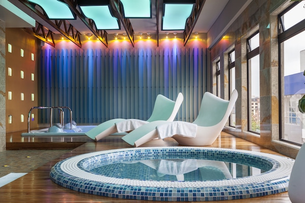 Bañera de hidromasaje interior