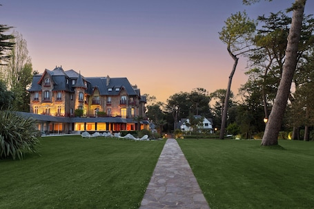 Fachada de la propiedad