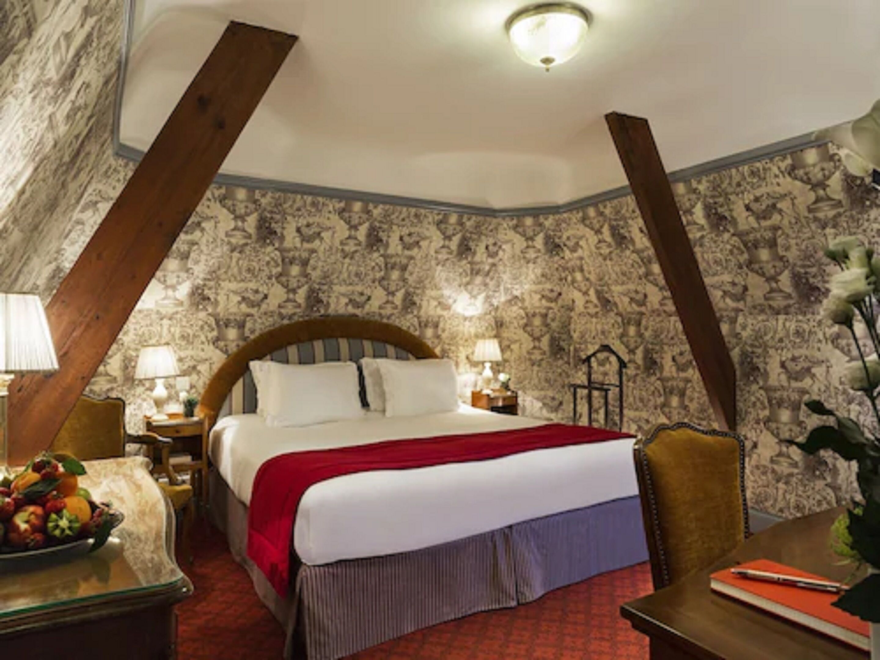 family apartment | minibar, in-room safe, desk, free wifi