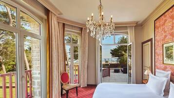 Sea Terrace Deluxe Suite | Minibar, in-room safe, desk, free WiFi