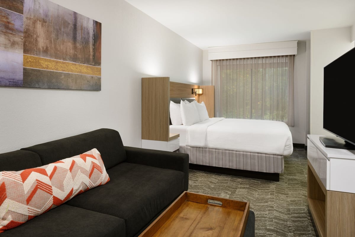 Premium bedding, pillowtop beds, desk, laptop workspace