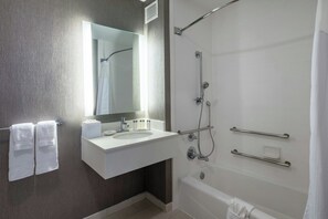 Studio, Multiple Beds | Bathroom | Hair dryer, towels - SpringHill Suites by Marriott Pasadena Arcadia (Arcadia)