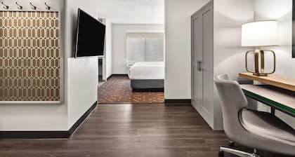Holiday Inn & Suites Bothell by IHG