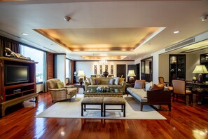 Presidential Suite, 1 King Bed | Minibar, in-room safe, desk, laptop workspace