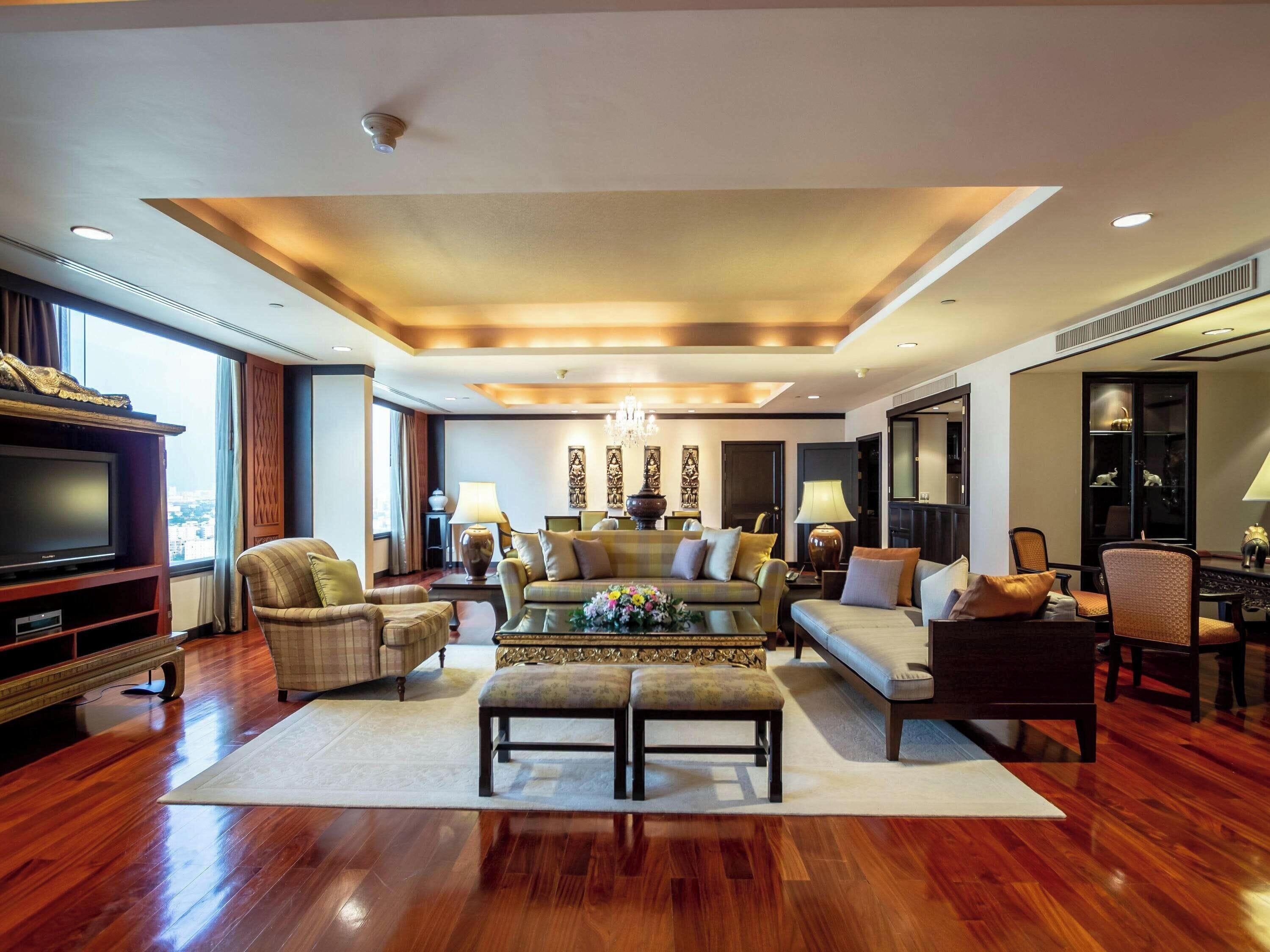 迷你吧、房內夾萬、書桌、手提電腦工作空間