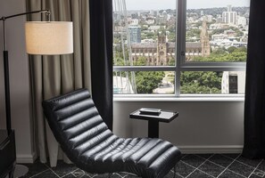 Hochwertige Bettwaren, Minibar, Zimmersafe, Schreibtisch