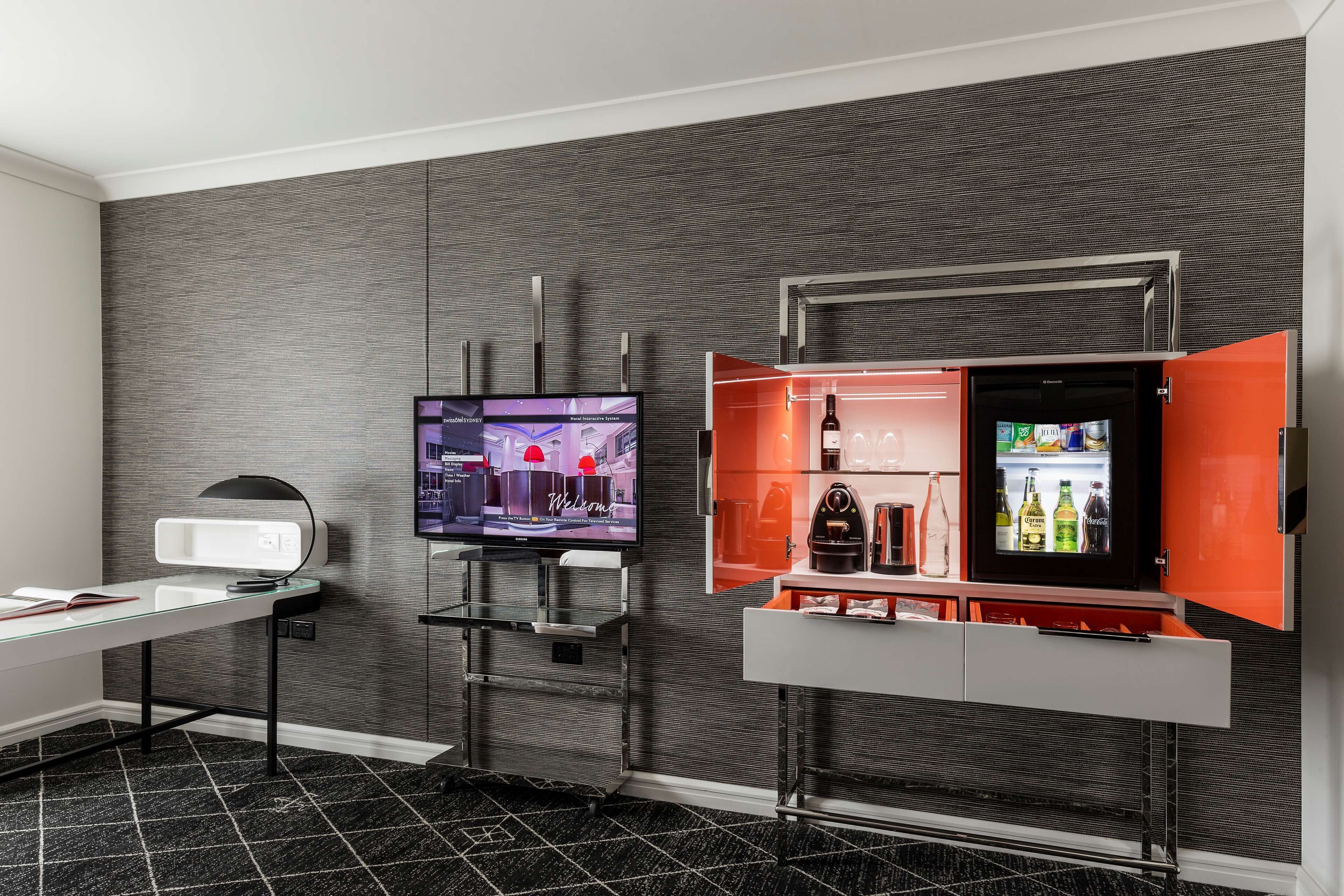 1 bedroom, premium bedding, minibar, in-room safe