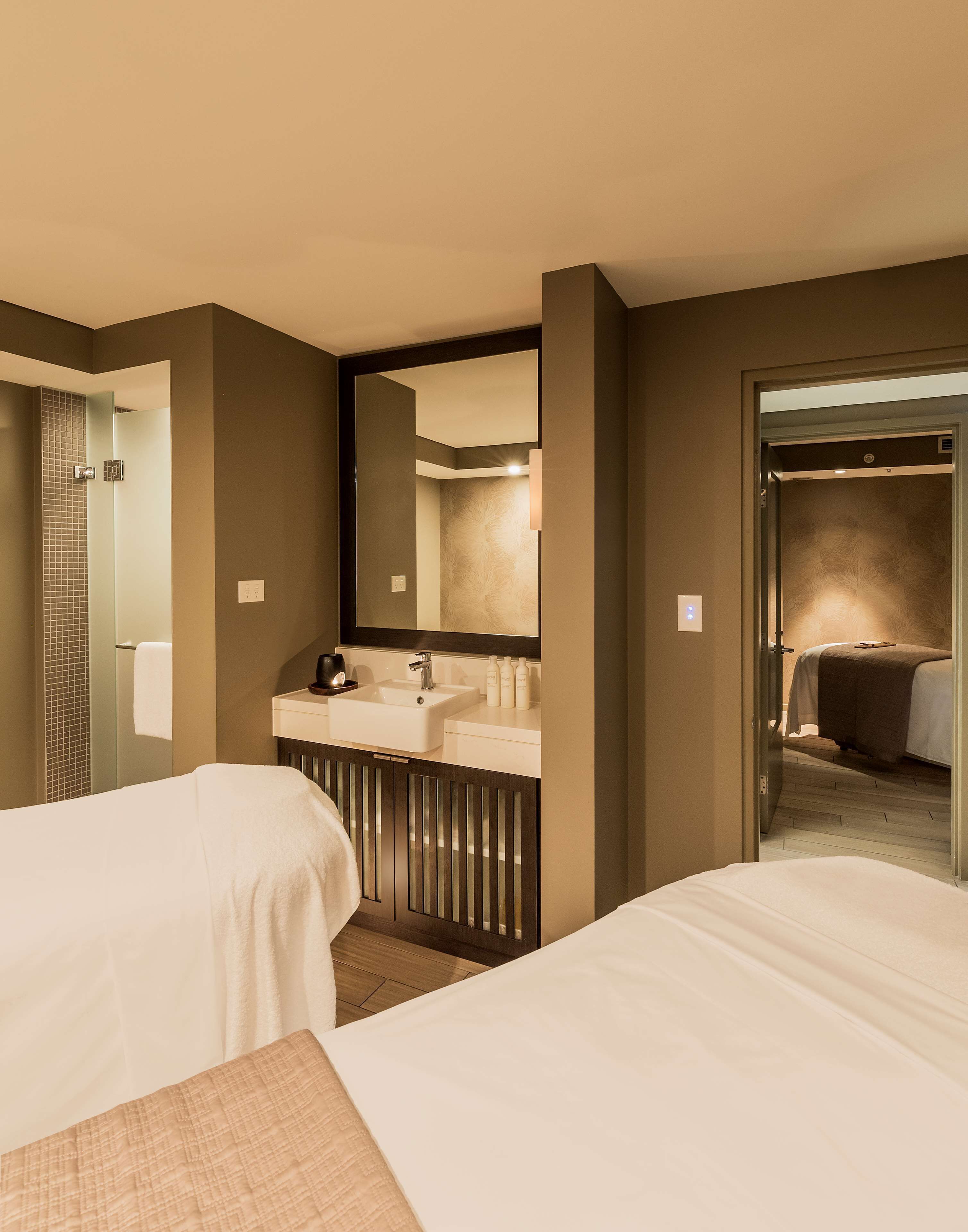 couples treatment room(s), sauna, hot stone massages